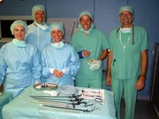 Willi Weitzel (2.v.r.) mit dem OP-Team.