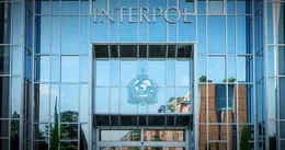 Der imposante Hauptsitz der Kriminalbeh&ouml;rde Interpol steht in Lyon.