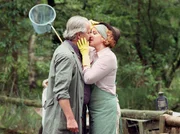 Henrike (Bettina Kupfer) versucht frischen Wind in ihr Eheleben mit Fred (Peter Sattmann) zu bringen.