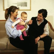 Ein Streit trübt das junge Familienglück von Rüdiger (Jochen Schroeder) und seiner Frau Uschi (Anja Schüte). Ein Streit trübt das junge Familienglück von Rüdiger (Jochen Schroeder) und seiner Frau Uschi (Anja Schüte).