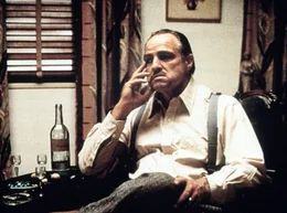 Don Vito Corleone (Marlon Brando) hat Sorgen.