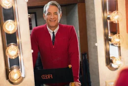 Fred Rogers (Tom Hanks)
