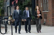L-R: Detective Mike Logan (Chris Noth), Captain Danny Ross (Eric Bogosian), Detective Nola Falacci (Alicia Witt)