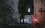 Kurz nach ihrem Einzug in das neue Haus beginnt Leila (Ivy George) merkw&uuml;rdige Dinge zu beobachten, die allm&auml;hlich auch ihre Eltern beunruhigen ...