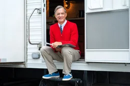 Fred Rogers (Tom Hanks)