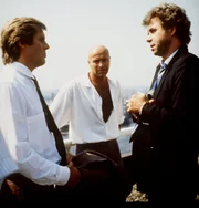 Das Erbe der Guldenburgs "Das rote Kleid". Im Bild: Thomas von Guldenburg (Wolf Roth, re.) wurde von seinem Schwager Achim Lauritzen (Wilfried Baasner, mi) und Jan Balbeck (Sigmar Solbach, li.) hinters Licht gef&uuml;hrt. Als der Graf die Beiden zur Rede stellt, kommt es zu einer handgreiflichen Auseinandersetzung.