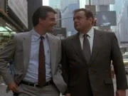 L-R: Mike Logan (Chris Noth) und Phil Cerreta  (Paul Sorvino)