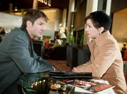 MDR Fernsehen IN ALLER FREUNDSCHAFT  FOLGE 73, "Sekunden der Ewigkeit", am Dienstag (15.05.12) um 12:30 Uhr. Victor Sonnenberg (Tobias Langhoff, li.), ein erfolgreicher Konzertpianist, trifft gemeinsam mit seiner Schwester Monika (Mediha Cetin, re.) zum letzten Auftritt seiner achtzigt&auml;gigen Europa-Tournee in Leipzig ein. Durch einen Zwischenfall muss Victor jedoch sein Konzert abbrechen ...