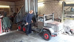 Hans-J&uuml;rgen Wessels baut funktionst&uuml;chtige Modelle von Trucks und Traktoren im Ma&szlig;stab 1:2.