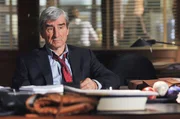 Jack McCoy (Sam Waterston) will erreichen, dass Gouverneur Shalvoy seinen Vorzeigesheriff weiterhin deckt, damit die Gerechtigkeit endlich ihren Lauf nehmen kann.