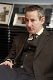 Stan Grossberg (Eddie Jemison) m&ouml;chte als Anwalt die Ober&auml;rzte des Seattle Grace Hospitals vertreten. Sie wollen dem Unternehmen "Pegasus" zuvorkommen und so das Krankenhaus vor der totalen Ausschlachtung bewahren.