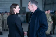 DCI Amy Silva (Suranne Jones) kommt Geheimdienstchef Sir Ian Downing (Dominic Mafham) in die Quere.