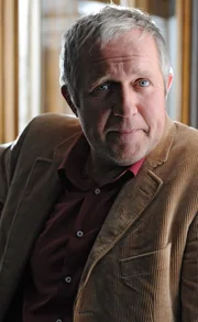 Paul Kemp (Harald Krassnitzer).