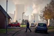 Ingo Thiel (Heino Ferch) hat eine neue Spur, die zum Täter führen könnte. Ingo Thiel (Heino Ferch) hat eine neue Spur, die zum Täter führen könnte.