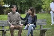 Judith Mohn (Christina Hecke, r.) besucht Kurt Mahn (Sebastian Rudolph, l.) in der psychiatrischen Anstalt. Hat er noch weitere Hinweise, die zur L&ouml;sung des Falls beitragen k&ouml;nnten?