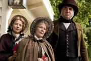 Lisa Dillon as Mary Smith, Judi Dench as Miss Matty Jenkyns, Jim Carter as Captain Brown.