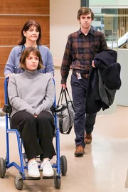 Paige Spara (Lea Dilallo), Freddie Highmore (Dr. Shaun Murphy).