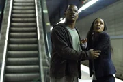 Zuf&auml;llig erf&auml;hrt Max (Jamie Foxx, l.), dass das n&auml;chste avisierte Mordopfer eine gute Bekannte von ihm ist: Staatsanw&auml;ltin Annie (Jada Pinkett Smith, r.). In letzter Sekunde gelingt es ihm, diese ausfindig zu machen. Gemeinsam begeben sie sich auf die Flucht vor dem zu allem entschlossenen Killer ...