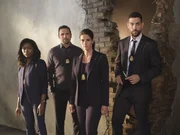 (1. Staffel) - FBI - (v.l.n.r.) Kristen Chazal (Ebonee Noel); Jubal Valentine (Jeremy Sisto); Maggie Bell (Missy Peregryn); Omar Adom Zidan (Zeeko Zaki)