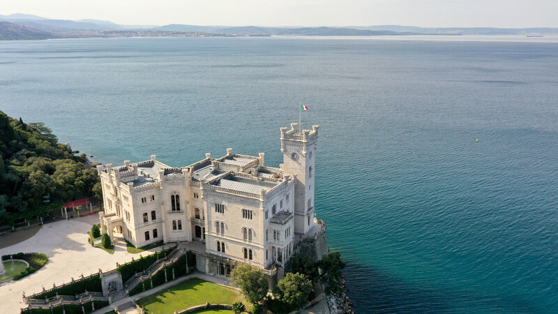 Herrschaftliche Anwesen zwischen Alpen und Meer – Von Kärnten an die Adria (A, 2022)