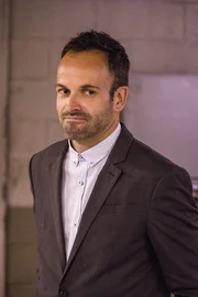 Als bei Captain Gregson eingebrochen wurde, versucht Sherlock Holmes (Jonny Lee Miller) alles, um den T&auml;ter zu schnappen ...