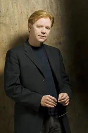 Lt. Horatio Caine (David Caruso)  +++