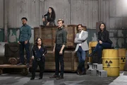 L-R: Wilt Bozer (Justin Hires), Matty Webber (Meredith Eaton), Riley Davis (Tristan Mays), Angus "Mac" MacGyver ( Lucas Till), Russ Taylor(Henry Ian Cusick), Desi Nguyen (Levy Tran)