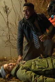 Dr. Floyd Reynolds (Jocko Sims)  Die Verwendung des sendungsbezogenen Materials ist nur mit dem Hinweis und Verlinkung auf RTL+ gestattet.