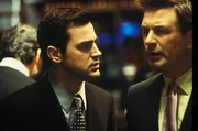 Shelly Kaplow (Alec Baldwin), Larry Sokolov (Ron Livingston)