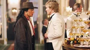 Chon Wang (Jackie Chan, li.) bittet seinen Kumpel Roy O'Bannon (Owen Wilson) um Hilfe..