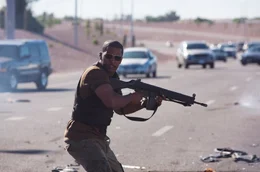 Agent Fleury (Jamie Foxx) soll in Saudi-Arabien ein Verbrechen aufkl&auml;ren...