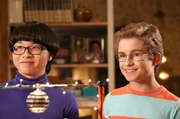 Dave Kim (Kenny Ridwan, l.); Adam Goldberg (Sean Giambrone, r.)