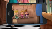 Simon zeigt den anderen beiden Chipmunks das Video der Chipettes, welches sich innerhalb k&uuml;rzester Zeit gro&szlig;er Beliebtheit erfreut.  +++