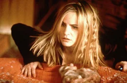 Jennifer Jason Leigh