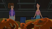 Gayle, l.; Linda, r.