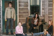 (v.l.n.r.) Ty Borden (Graham Wardle); Mallory Wells (Jessica Amlee); Samantha Louise 'Lou' Fleming (Michelle Morgan); Amy Fleming (Amber Marshall)