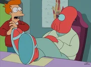Fry (l.); Zoidberg (r.) Fry (l.); Zoidberg (r.)