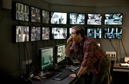 Matt Weston (Ryan Reynolds) realisiert, dass die Lage im Safe House v&ouml;llig aus dem Ruder l&auml;uft.