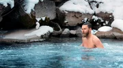 Biohacker Rolf Duda, ist Proband einer vom der University of Applied Sciences and Arts of Southern Switzerland durchgeführten Studie. Hierbei geht es unter anderem um die Frage, ob Kältereize tatsächlich das Immunsystem stärken. Biohacker Rolf Duda, ist Proband einer vom der University of Applied Sciences and Arts of Southern Switzerland durchgeführten Studie. Hierbei geht es unter anderem um die Frage, ob Kältereize tatsächlich das Immunsystem stärken.