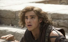 Bek (Brenton Thwaites)