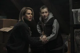 L-R: Mel Carver (Jen Landon), Brook Carver (Tara Redmond van Rees)