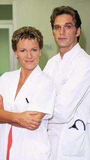 2. Staffel: Nikola (Mariele Millowitsch) und Dr. Schmidt (Walter Sittler)