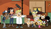 Guy Grazer (3.v.l.), Lily (4.v.l.), Lynn (5.v.l.), Lana (6.v.l.), Leni (7.v.r.), Lincoln (6.v.r.), Luna (5.v.r.), Lola (4.v.r.), Luan (3.v.r.), Lisa (2.v.r.), Lucy (r.)
