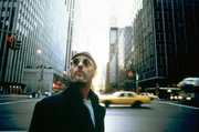 Abgeschottet von der Umwelt lebt der Profikiller L&eacute;on (Jean Reno) in New York.