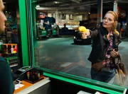 (2. Staffel) - In "Knallerfrauen" tut Martina Hill (r.) wonach ihr der Sinn steht - hemmungslos und unangepasst ...