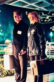 Gil (William Petersen) und Catherine (Marg Helgenberger) haben eine hei&szlig;e Spur.