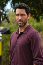 Jesse Boone (Noah Mills)