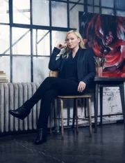 Amanda Rollins (Kelli Giddish)