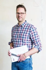 Zuhause im Gl&uuml;ck _ Unser Einzug in ein neues Leben - Title card