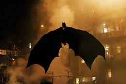 Als "Batman" h&auml;lt Million&auml;r Bruce Wayne (Christian Bale) Gothams Verbrecher in Schach.
